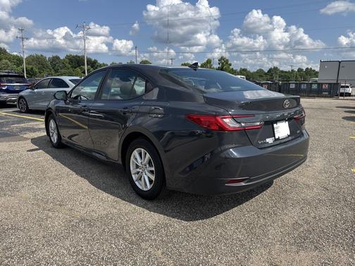 Underground 2025 Toyota Camry SE