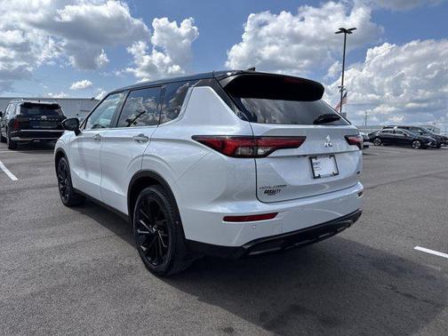 2023 Mitsubishi Outlander SEL 2.5 2WD