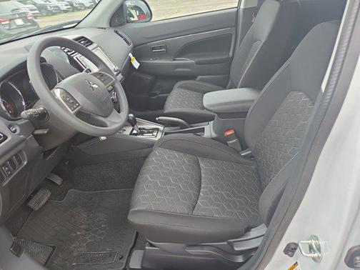 White Diamond 2026 Mitsubishi Outlander Sport 2.0 ES