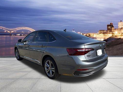 PLATINUM GRAY MET 2024 Volkswagen Jetta 1.5T SE