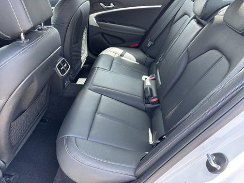 2025 Genesis G70 2.5T RWD