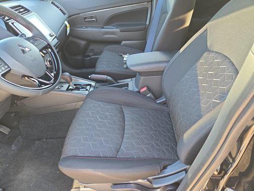 Labrador Black Pearl 2026 Mitsubishi Outlander Sport 2.0 Trail Edition