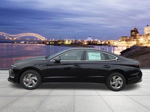 Abyss Black 2026 Hyundai SONATA SE