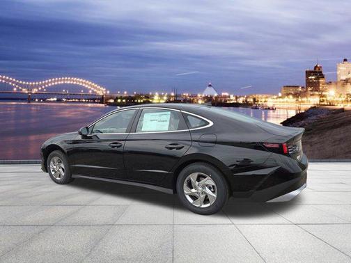Abyss Black 2026 Hyundai SONATA SE