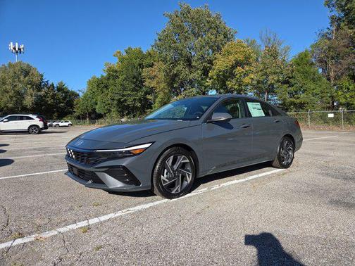2025 Hyundai ELANTRA Limited