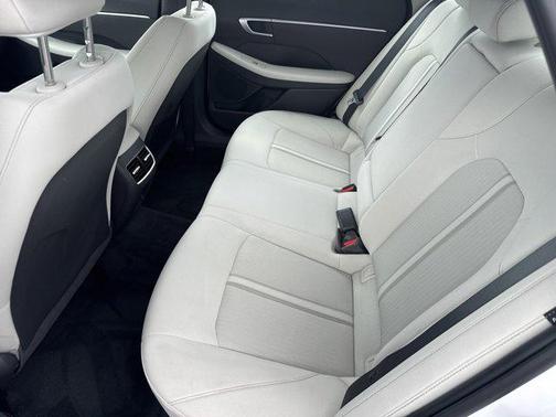 2024 Hyundai SONATA Hybrid SE