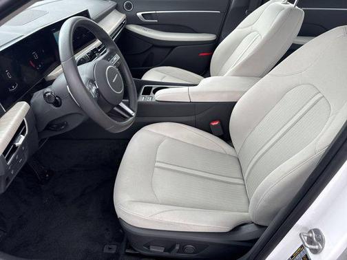 2024 Hyundai SONATA Hybrid SE
