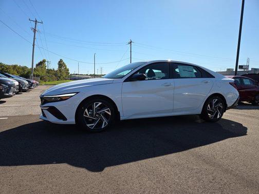 2025 Hyundai ELANTRA Sport