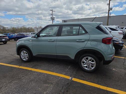 2026 Hyundai VENUE SE