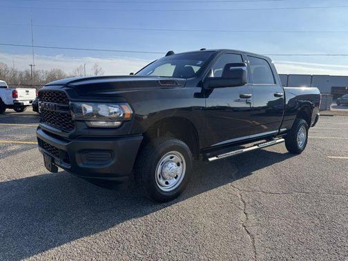 2024 RAM 2500 Tradesman Crew Cab 4x4 6'4' Box