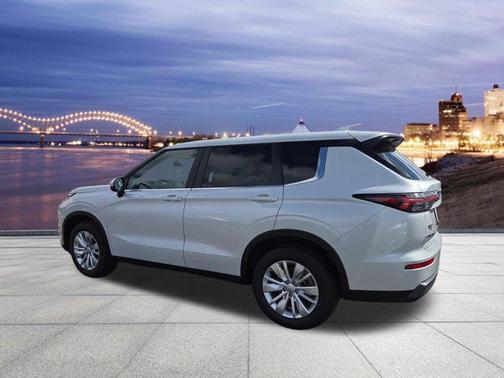 White Diamond 2026 Mitsubishi Outlander ES 2.5 2WD