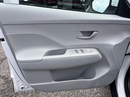 2025 Hyundai KONA SEL Convenience