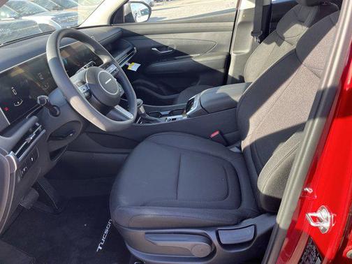 2025 Hyundai TUCSON SE