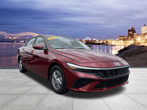 2024 Hyundai ELANTRA SE