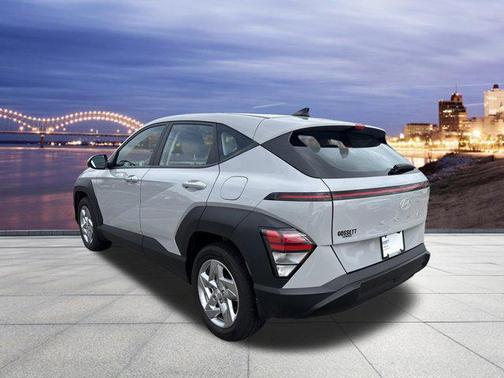 Cyber Gray Metallic 2025 Hyundai KONA SE
