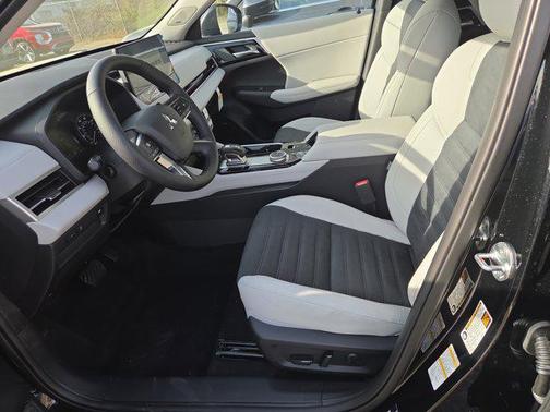 Black Diamond 2026 Mitsubishi Outlander LE 2.5 S-AWC