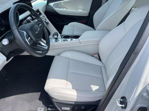 2025 Genesis G70 2.5T RWD