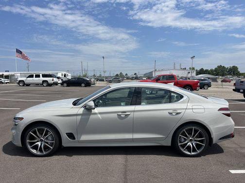 2025 Genesis G70 2.5T RWD