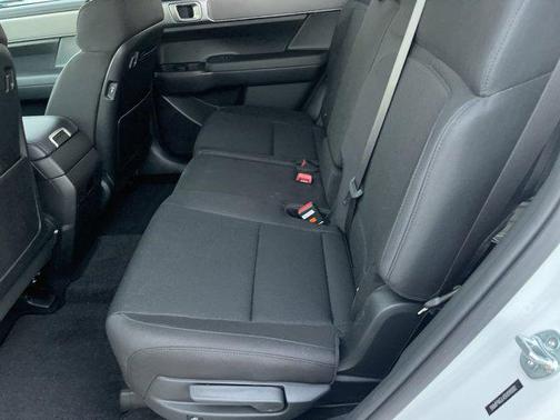 2025 Hyundai SANTA FE SE