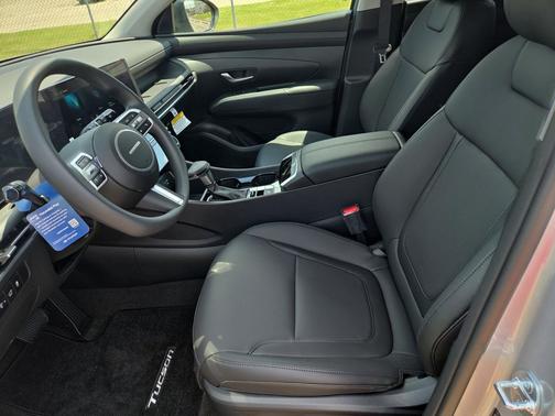 Shimmering Silver 2026 Hyundai TUCSON SEL Plus
