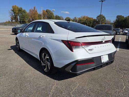 2025 Hyundai ELANTRA Sport