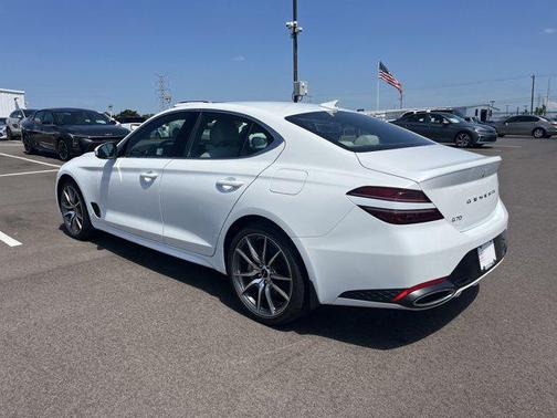 2025 Genesis G70 2.5T RWD