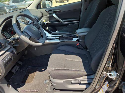 2025 Mitsubishi Eclipse Cross LE