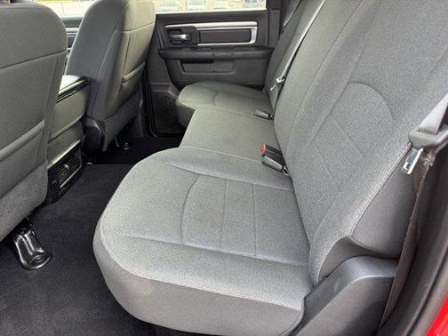 2024 RAM 1500 Classic Warlock Crew Cab 4x2 5'7' Box