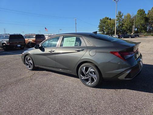 2025 Hyundai ELANTRA Sport