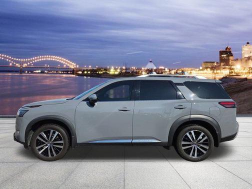2023 Nissan Pathfinder Platinum FWD