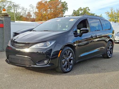 2020 Chrysler Pacifica Touring L