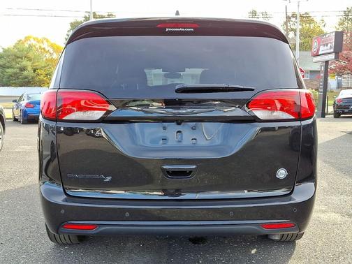 2020 Chrysler Pacifica Touring L