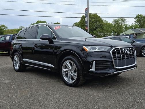 Orca Black Metallic 2021 Audi Q7 45 Premium Plus