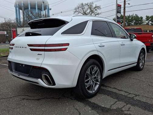 Alta White 2024 Genesis GV70 2.5T AWD