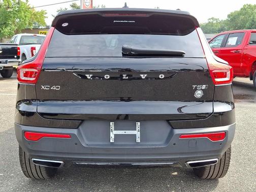 2019 Volvo XC40 T5 R-Design