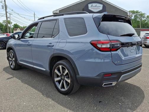Sonic Gray Pearl 2025 Honda Pilot Elite