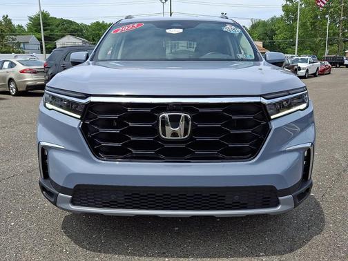 Sonic Gray Pearl 2025 Honda Pilot Elite