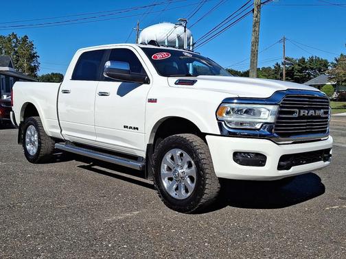 2022 RAM 2500 Laramie Crew Cab 4x4 6'4' Box