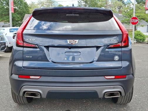 2021 Cadillac XT4 Premium Luxury