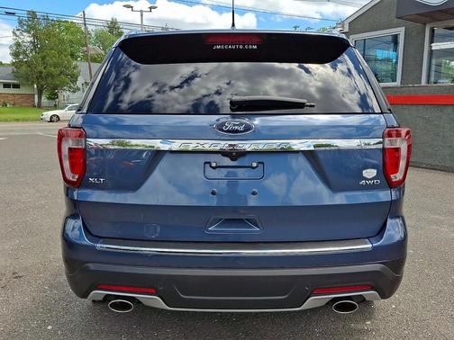 Blue Metallic 2018 Ford Explorer XLT