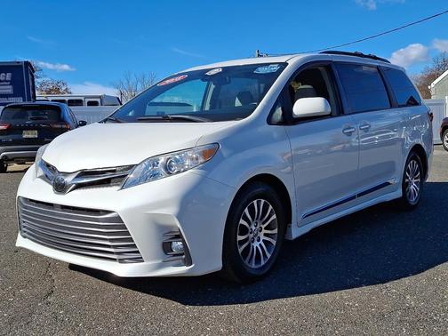 2018 Toyota Sienna XLE Premium