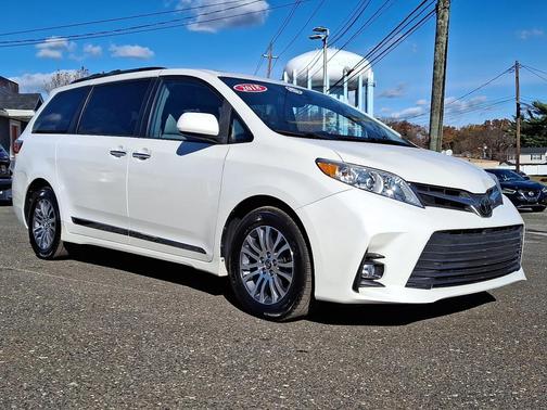 2018 Toyota Sienna XLE Premium