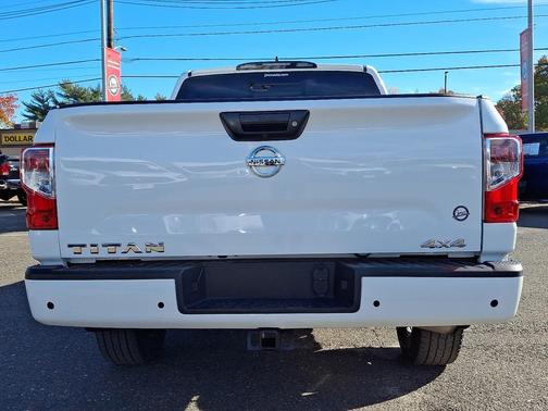 2022 Nissan Titan S