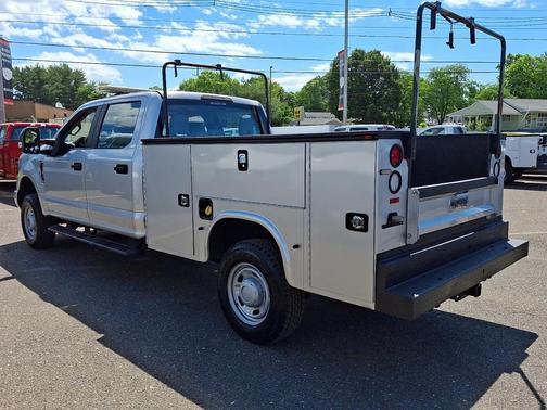 Ingot Silver Metallic 2017 Ford F-350 XL