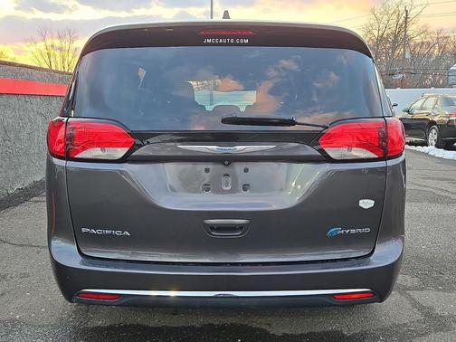 2017 Chrysler Pacifica Hybrid Touring Plus