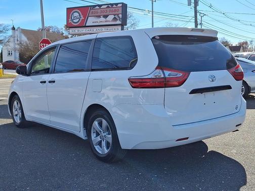 2017 Toyota Sienna SE