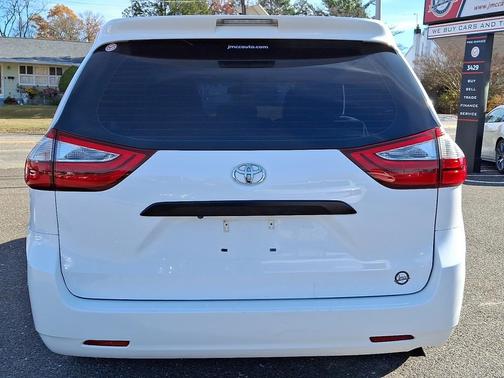 2017 Toyota Sienna SE