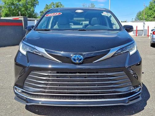 2022 Toyota Sienna Limited 7-Passenger