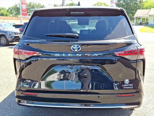 2022 Toyota Sienna Limited 7-Passenger