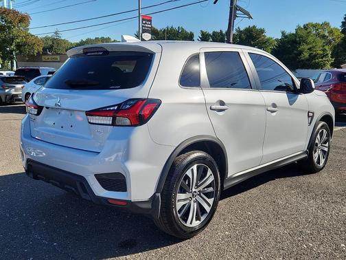 White Diamond 2025 Mitsubishi Outlander Sport 2.0 ES